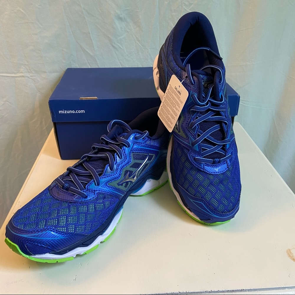 NWT Mizuno Men’s 10.5 Wave Sky Sneakers